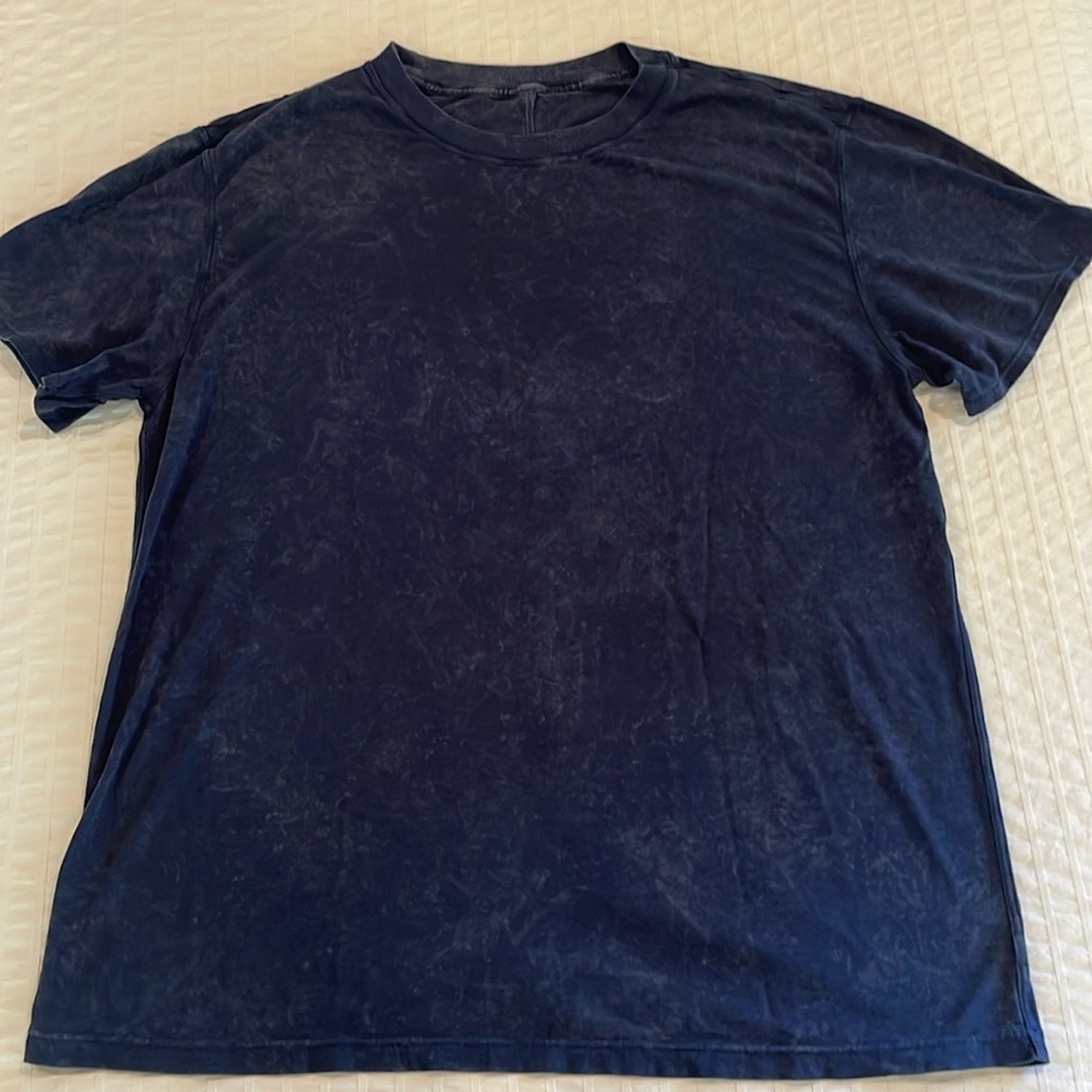 Lululemon women’s boyfriend oversized Tee size 6/8